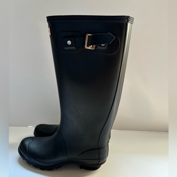 Hunter, size 7, Huntress style, black, wide calf, tall rain boots - Picture 2 of 8
